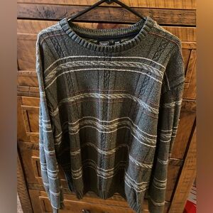 Men’s green white plaid crewneck sweater